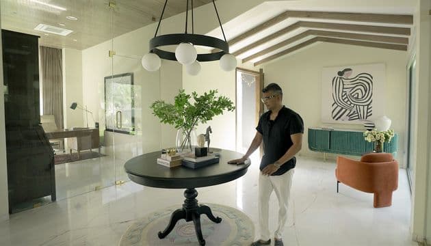 Foyer & Living Room
