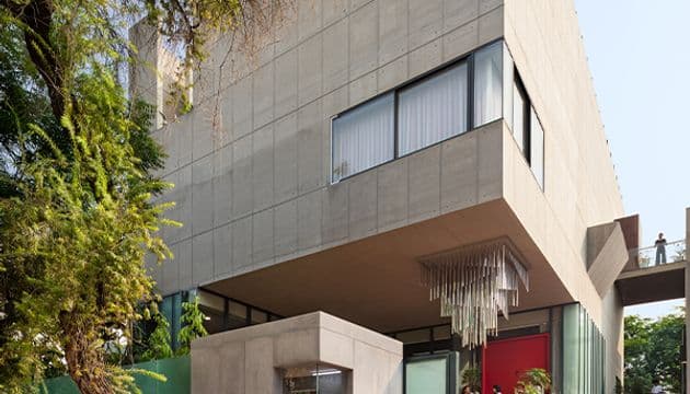 Hanging Residence