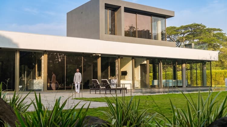 Glass House 91