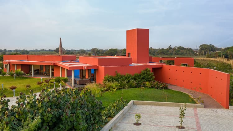 House of 7 Courts