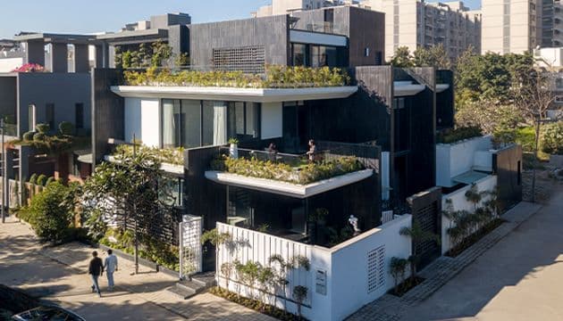 The Checkmate House