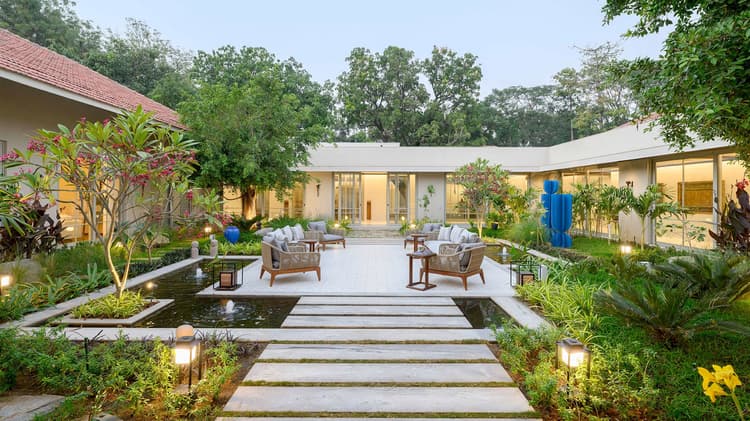 House With Three Courtyards