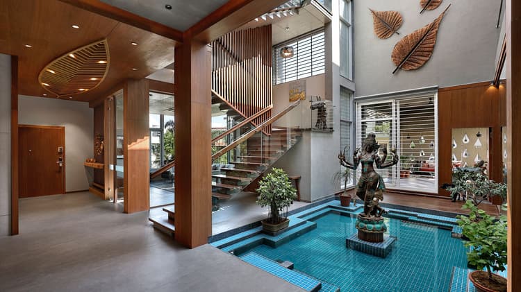 Suncourt House