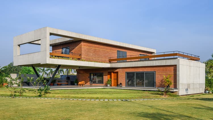 The V House