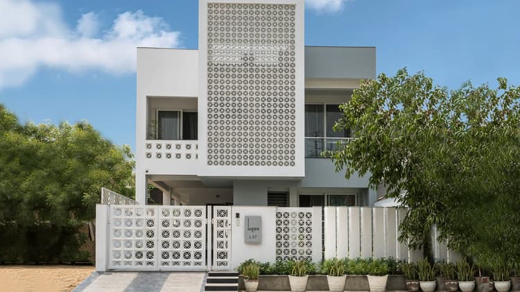 White Screen House