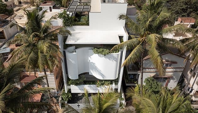 Whispering Curves House