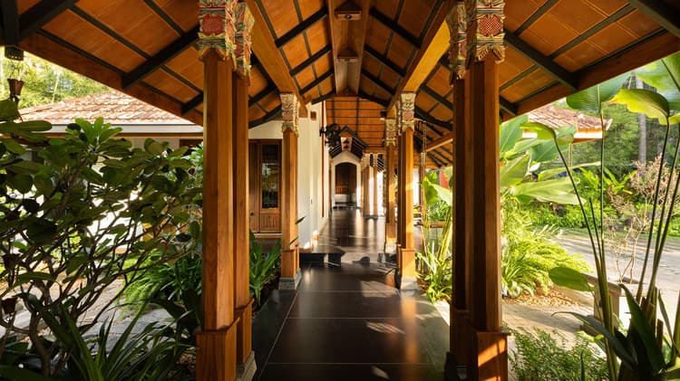 Between Gardens
