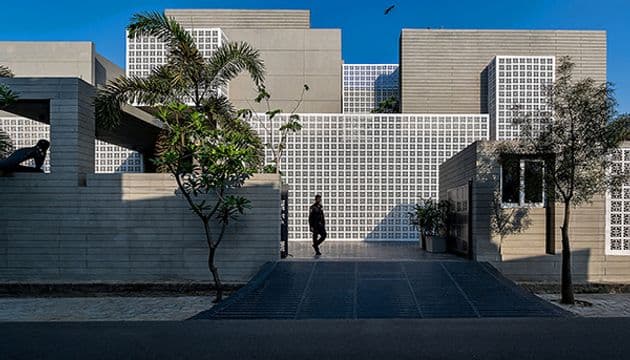 18 Screens House