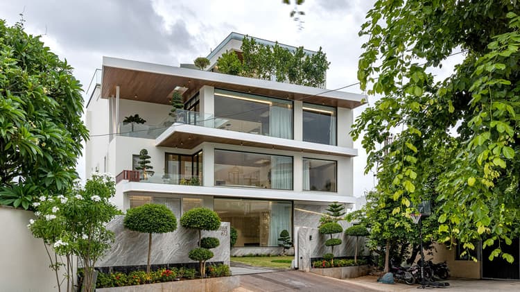 BL House