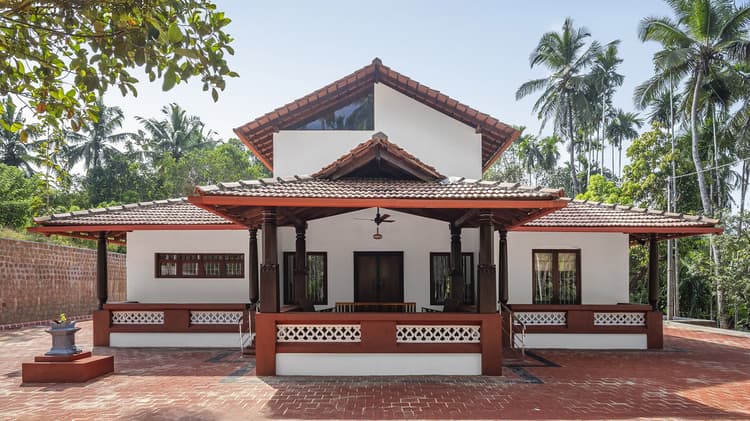 Tropical Kundapura-Lankan Residence
