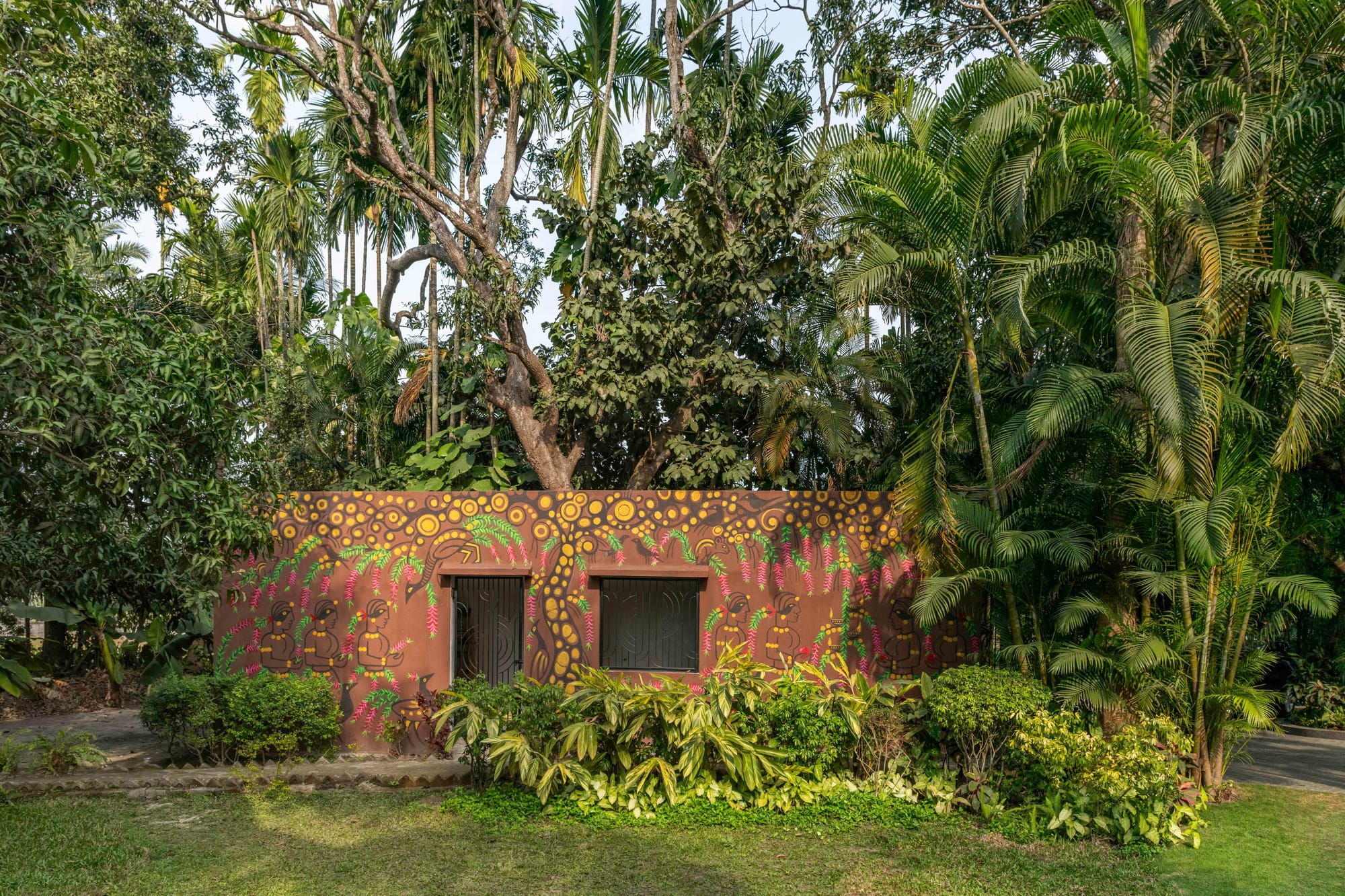 Tour A 1950s Bengali Country Home Christened By Satyajit Ray