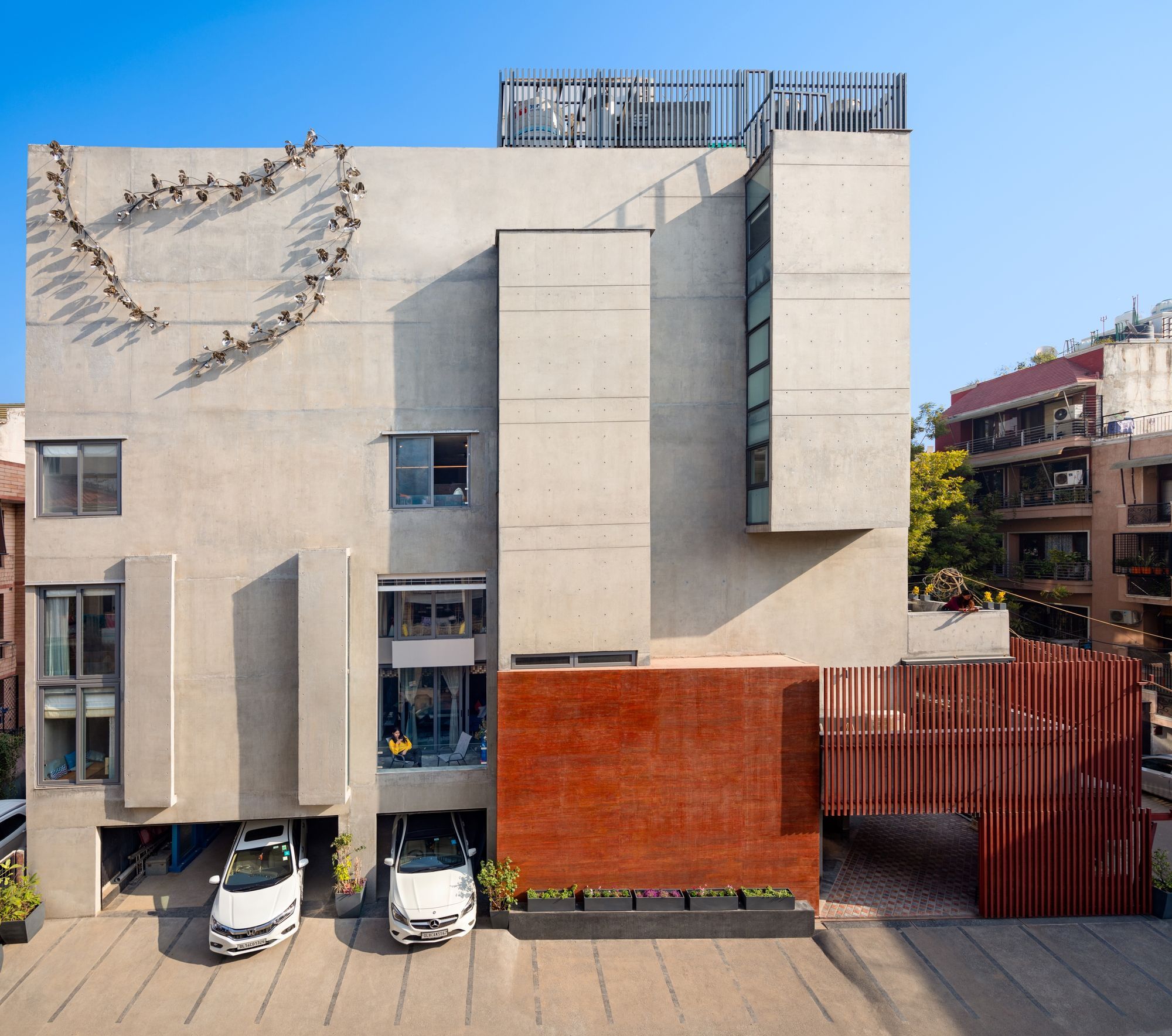 This compact home in a dense South Delhi neighborhood uses volume and light to its advantage