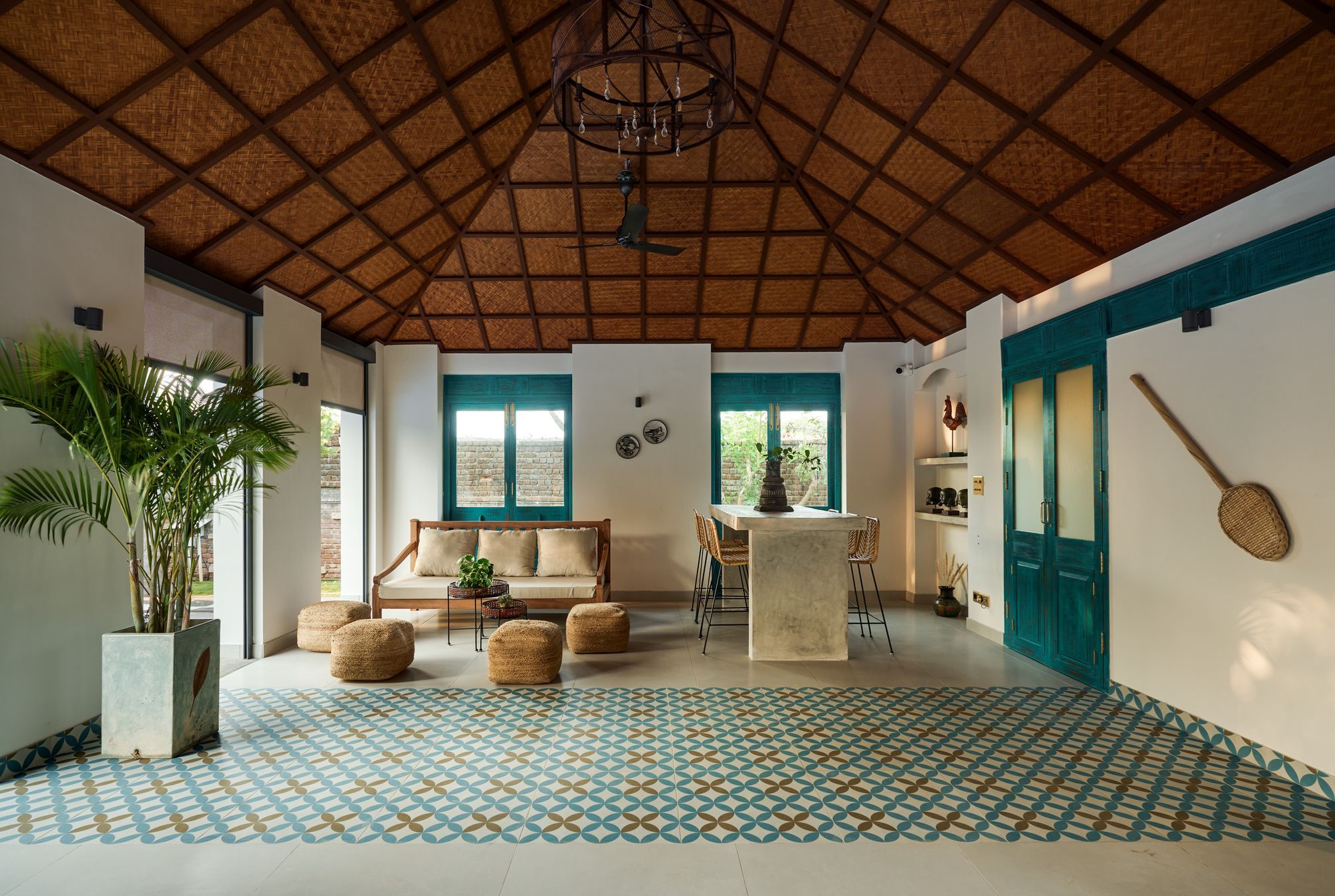 Designer Transforms A Gloomy Guesthouse Into A Stunning Beach Home