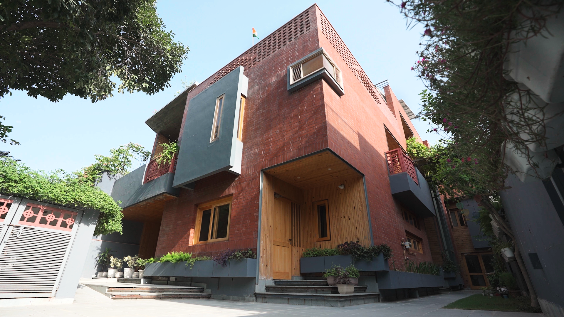 Embracing Elegance: This 6,000 sq. ft. Home in Noida Perfectly Contradicts its Surroundings