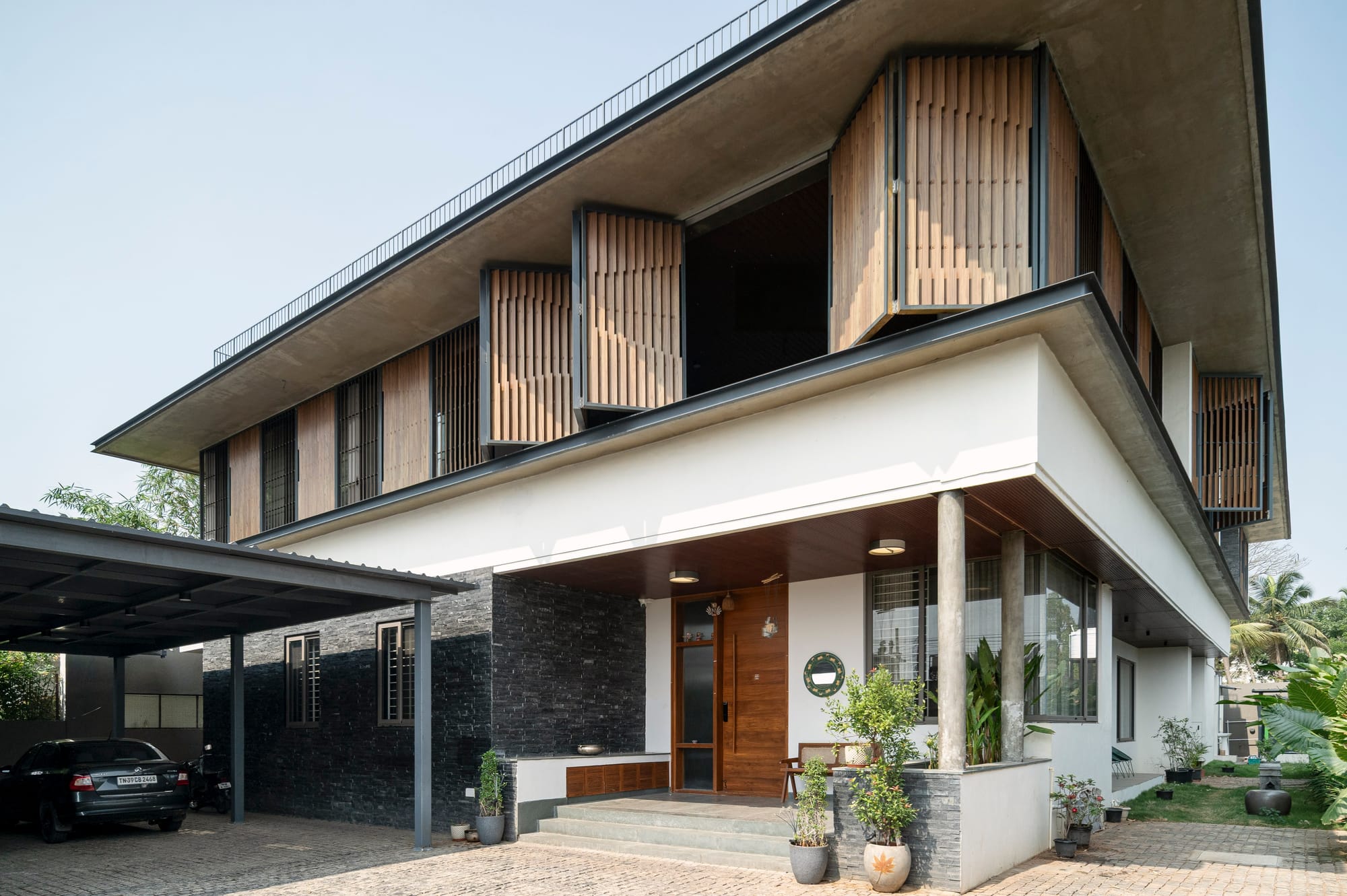 A Coimbatore Home That Lives By The Rhythm Of Light