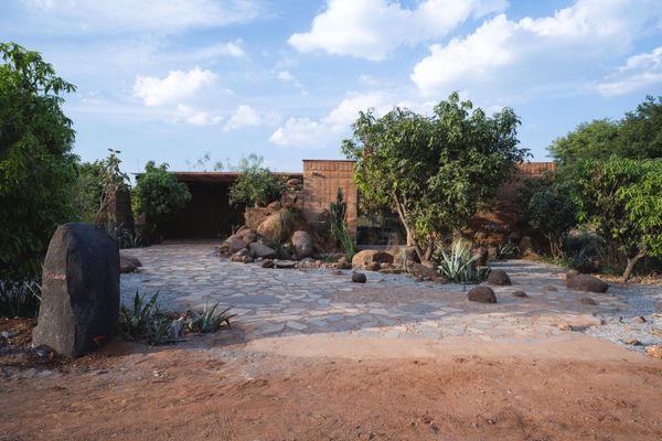 Flintstone6 Is An Eco-Friendly Home In Tamil Nadu Built Using The Debris Wall Construction Technique